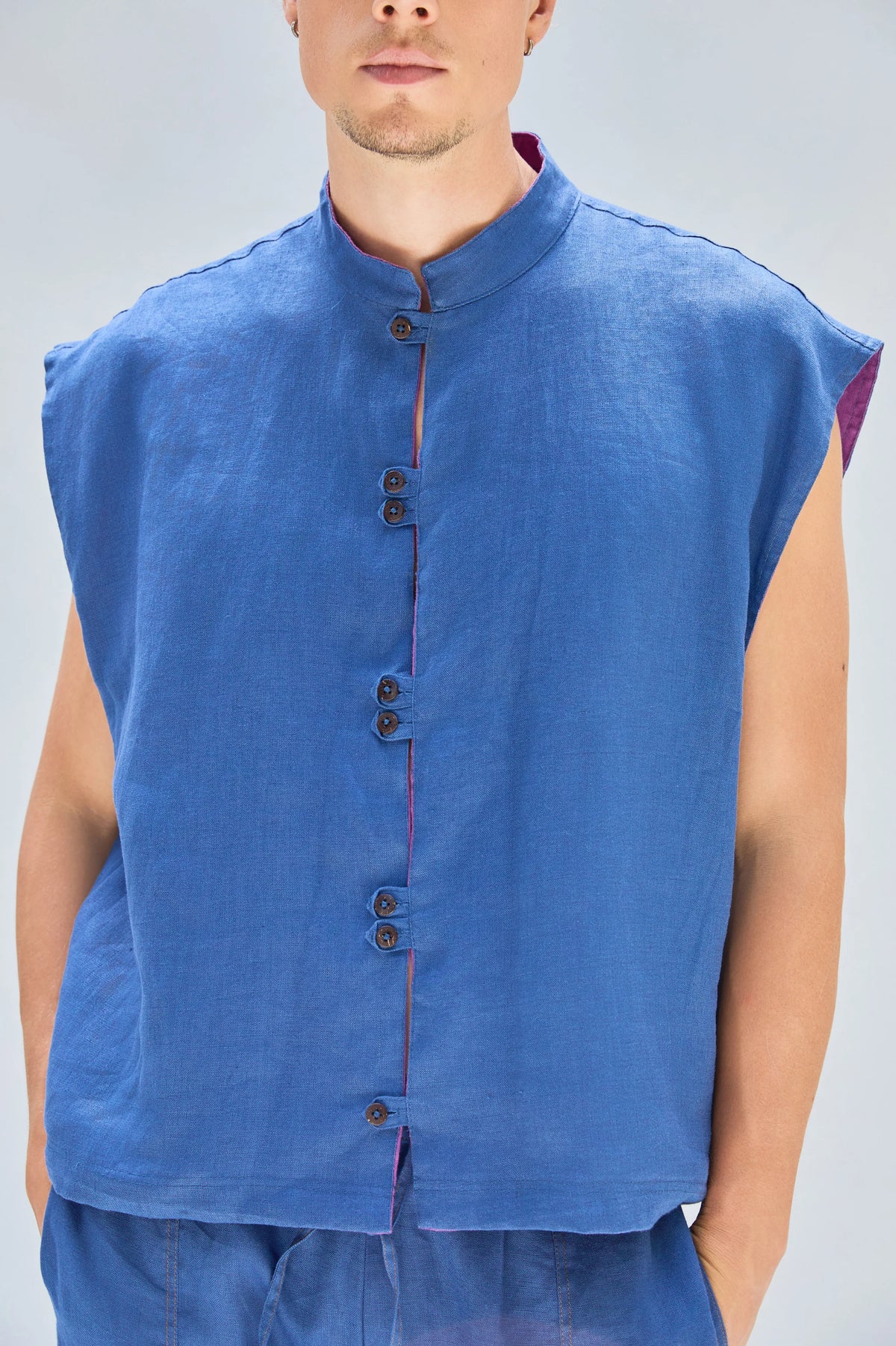 ROBBY VEST